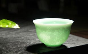 中式设计空间青瓷釉色|轻旋薄冰盛绿云